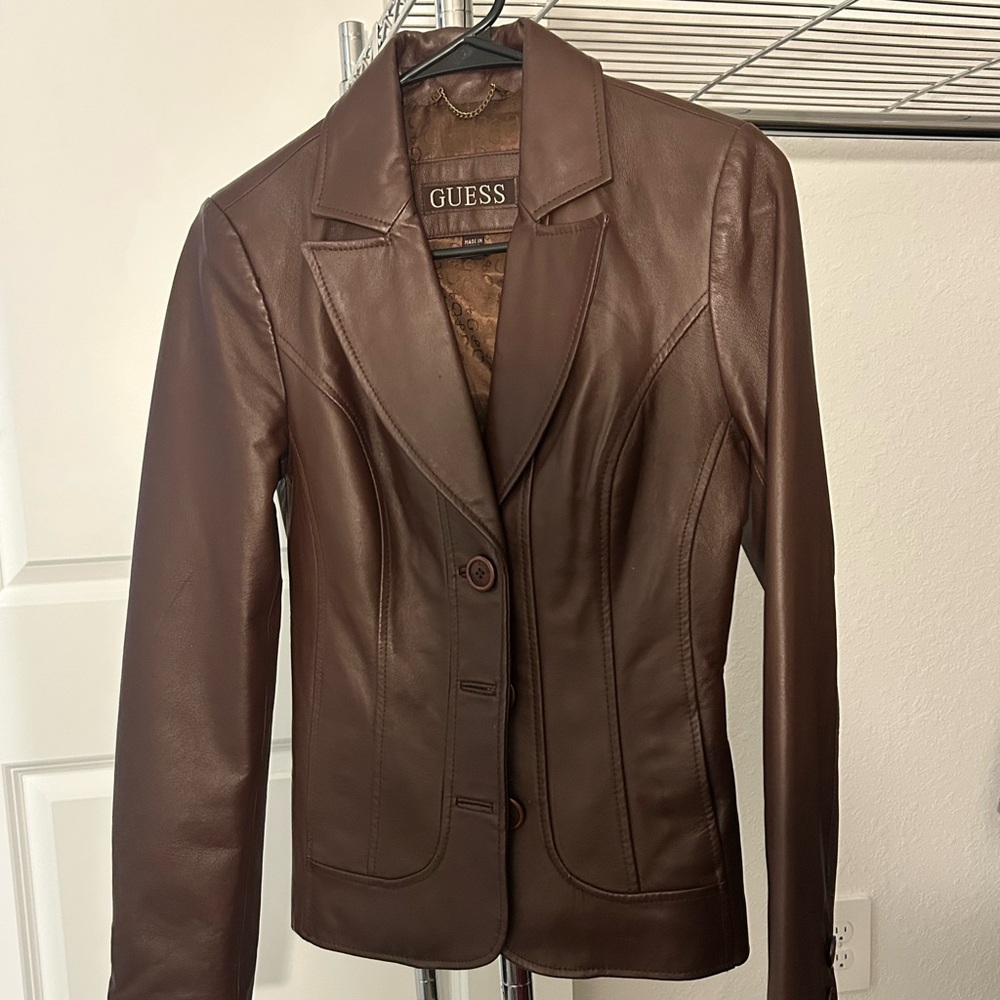“GUESS Brown Faux Leather Blazer – Chic & Timeless!”